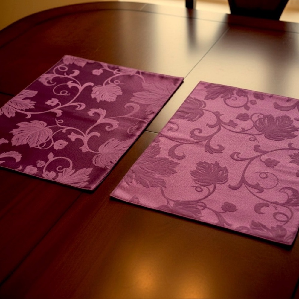 2 Town & Country Placemats 18” X 13” Burgundy Fall Holiday Floral Kitchen Table